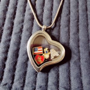 🎊Shadow box necklace